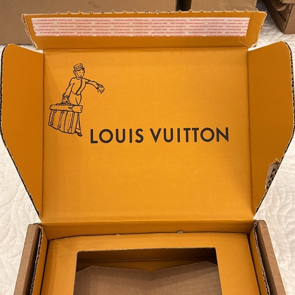 Louis Vuitton shipping gift box - Picture 4 of 7